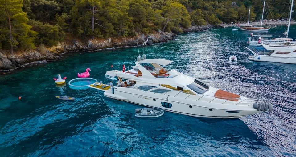 62' UNIQ Azimut Fly VIP Yacht | Fethiye