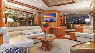 85' UNIQ Sunseeker Yacht in Palm Beach