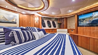 85' UNIQ Sunseeker Yacht